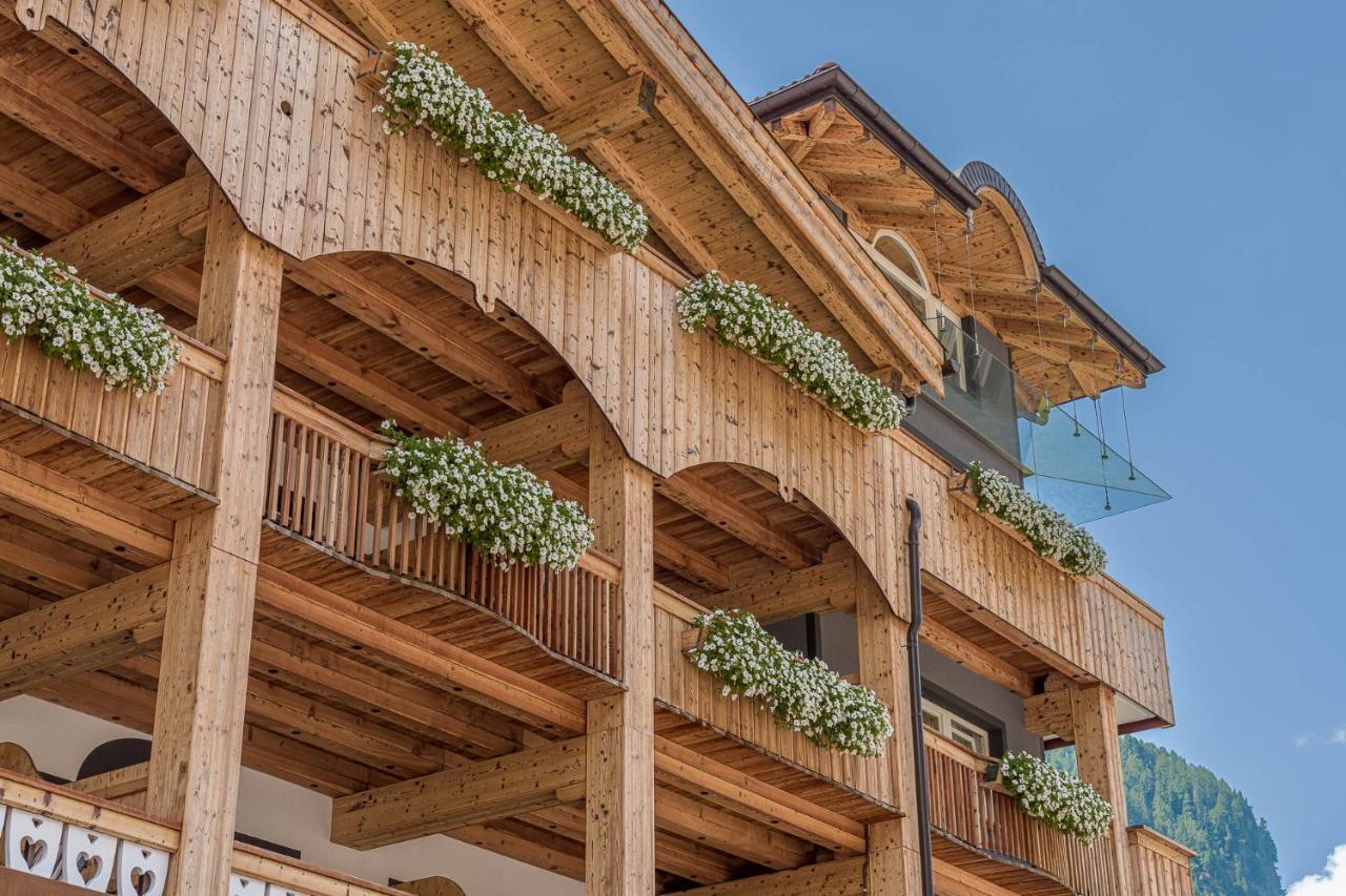 Croce Bianca Leisure & Spa Hotel Canazei Zewnętrze zdjęcie